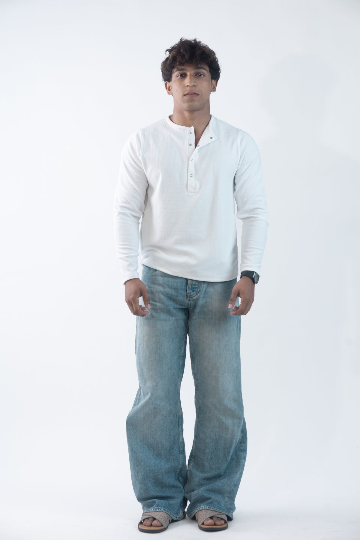 TEXTURED HENLEY T-SHIRT