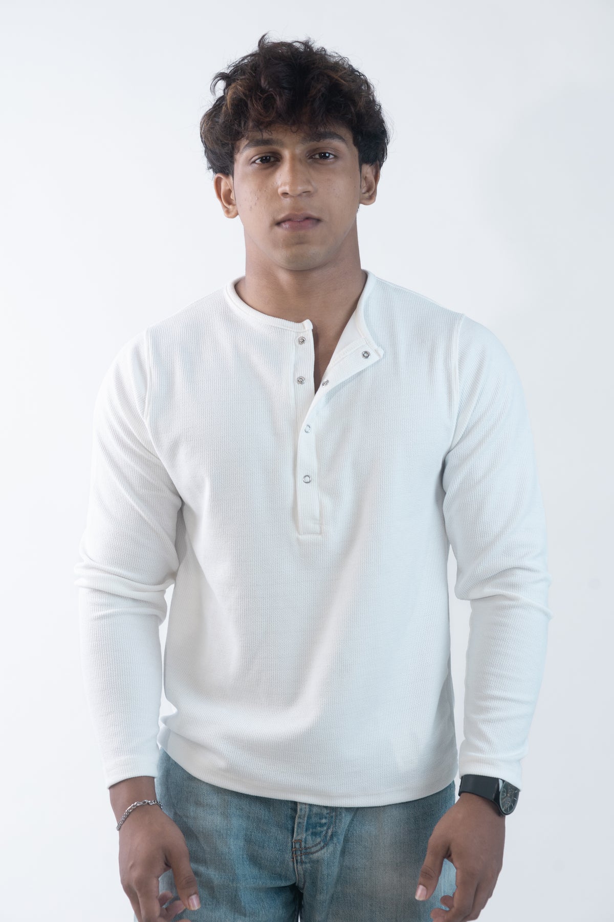 TEXTURED HENLEY T-SHIRT