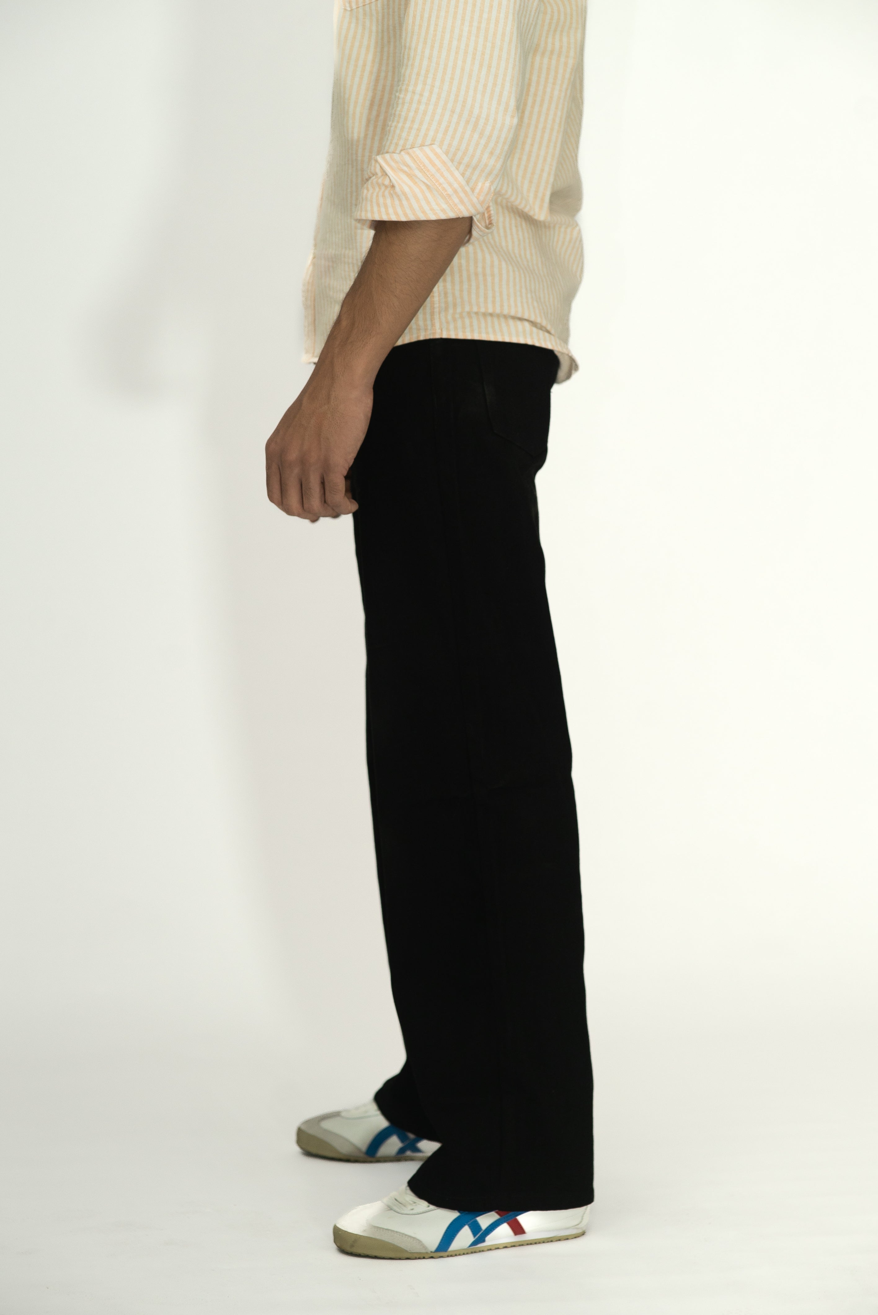 CLASSIC STRAIGHT FIT DENIM
