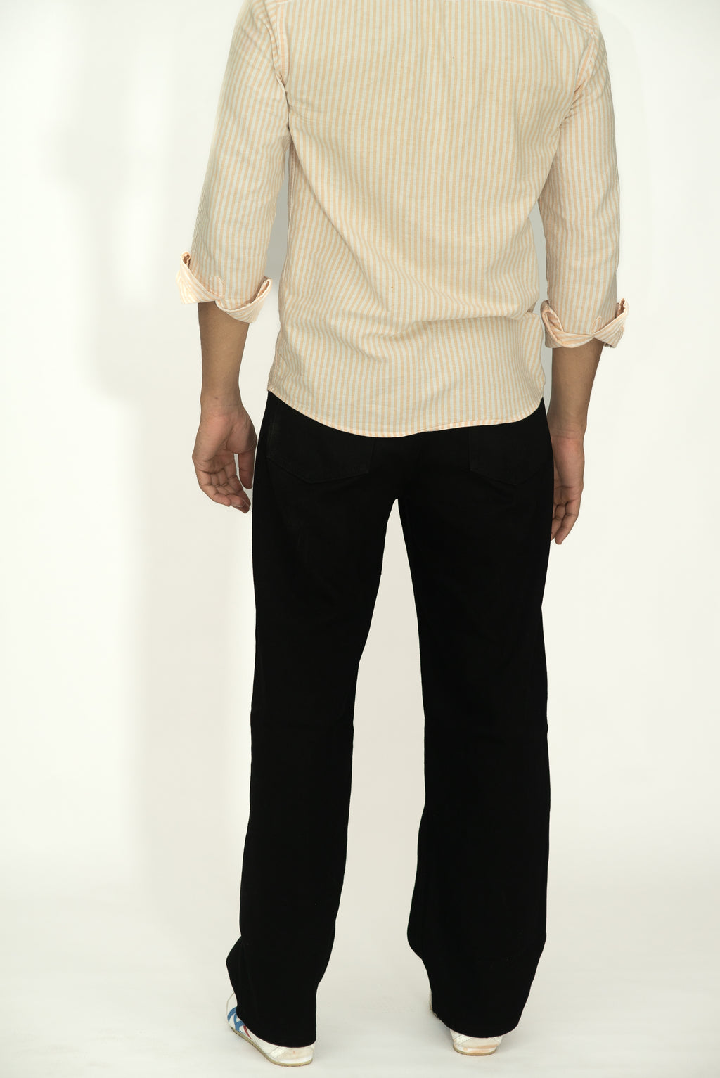 CLASSIC STRAIGHT FIT DENIM