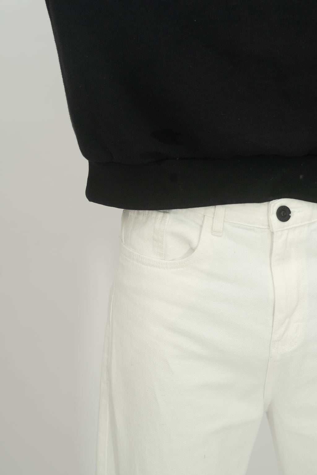 STRAIGHT FIT SOFT DENIM