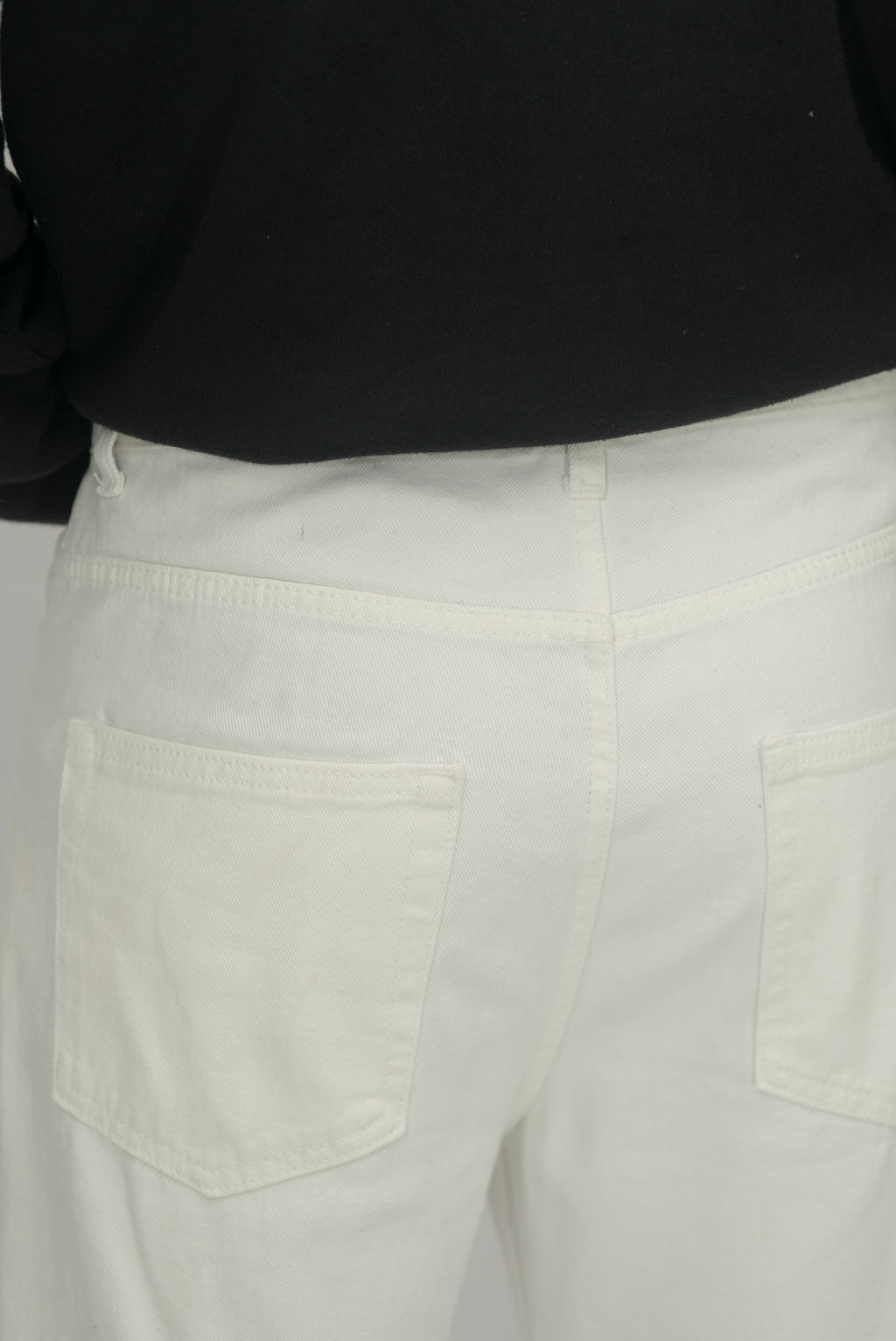 STRAIGHT FIT SOFT DENIM