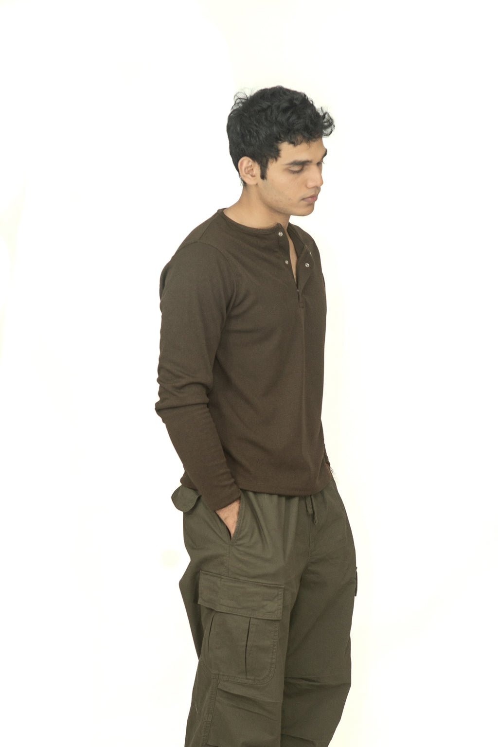 TEXTURED HENLEY T-SHIRT