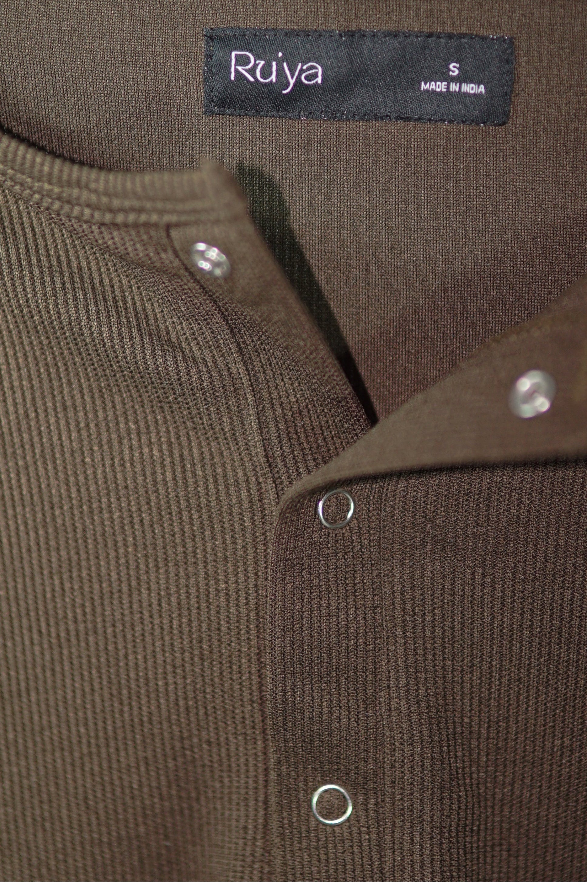 TEXTURED HENLEY T-SHIRT