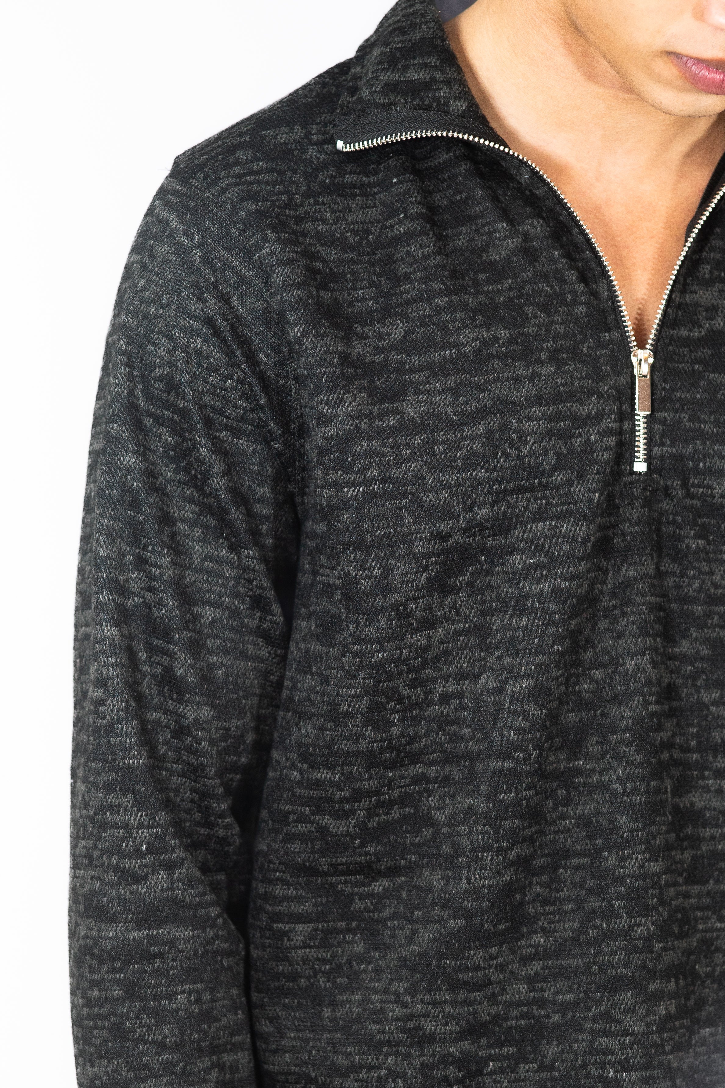 QUARTER ZIP SWEATSHIRT