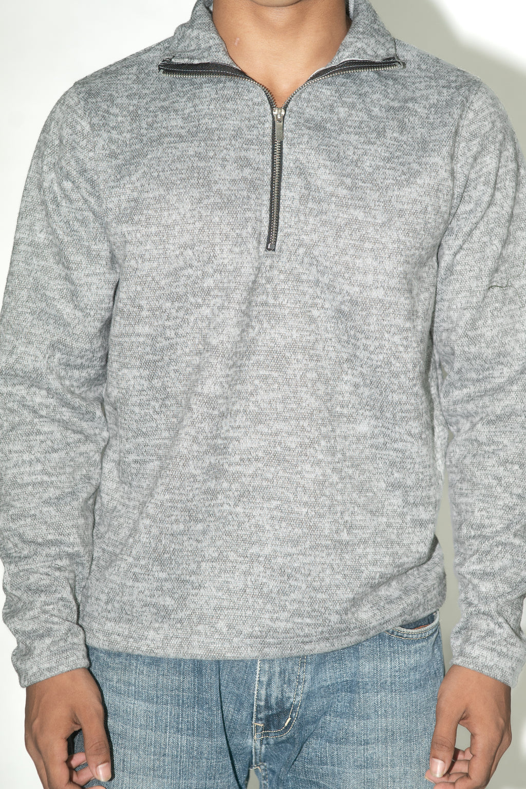 QUARTER ZIP SWEATSHIRT