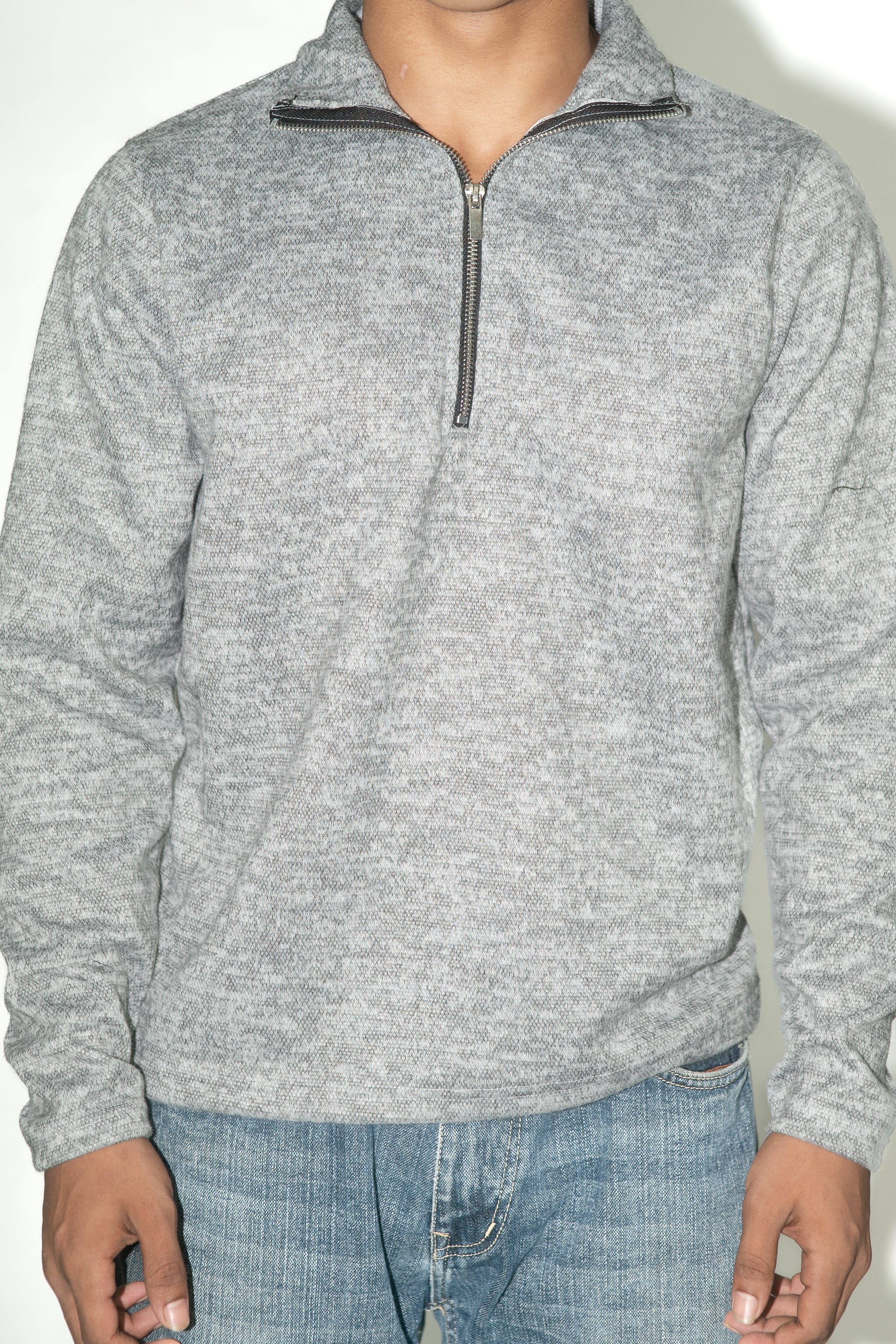 QUARTER ZIP SWEATSHIRT