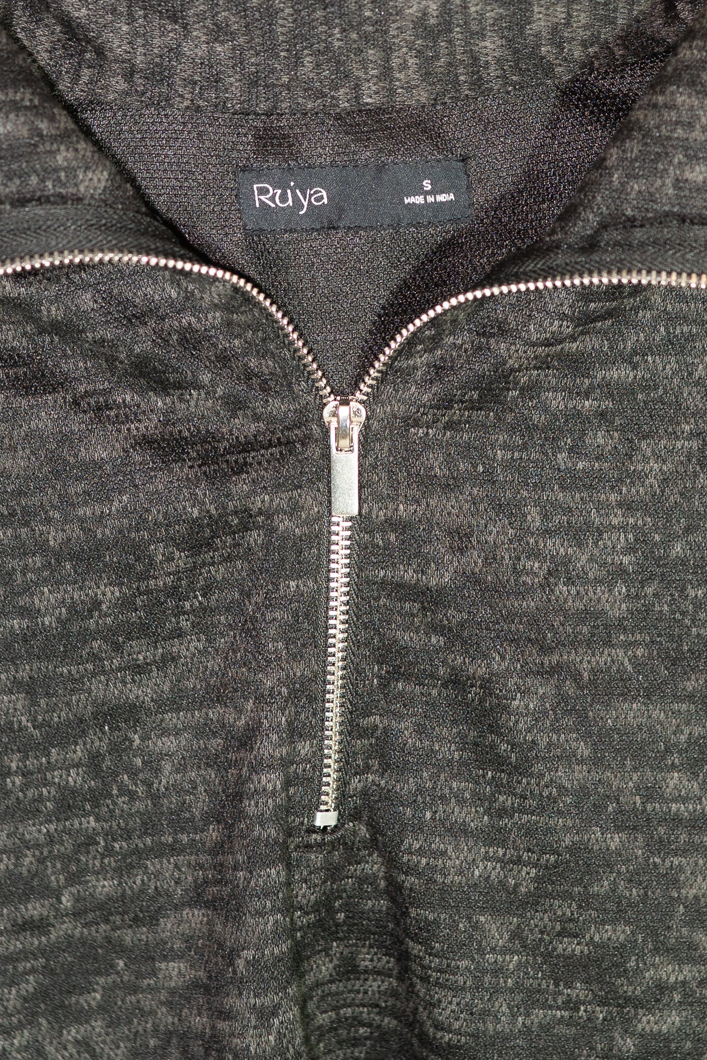 QUARTER ZIP SWEATSHIRT