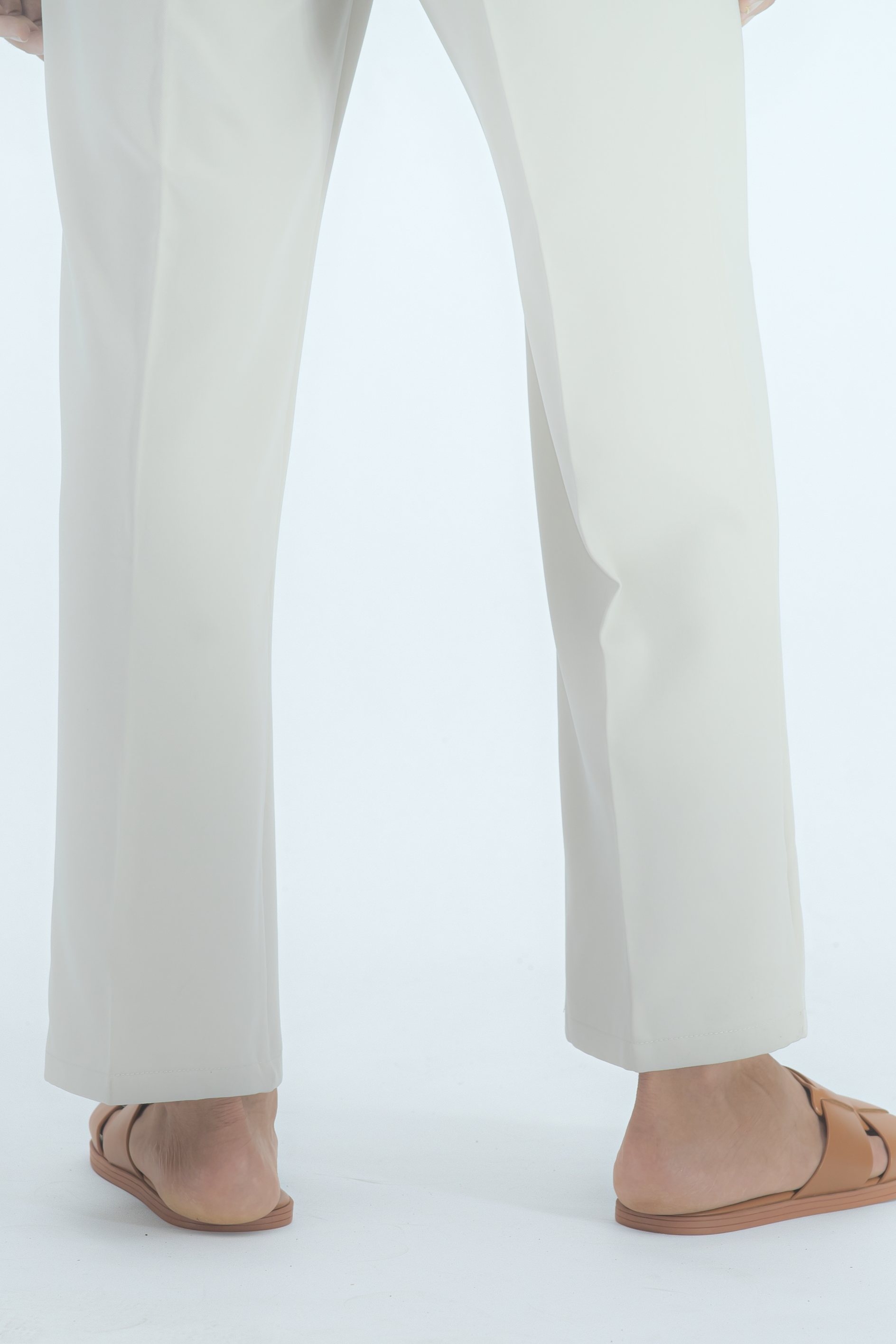 RELAXED FIT FLOWING TROUSER
